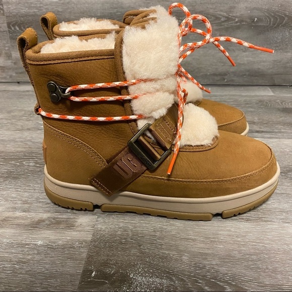 UGG | Classic Weather Hiker Boots  In Chestnut Size 6.5 NEW - Picture 2 of 13